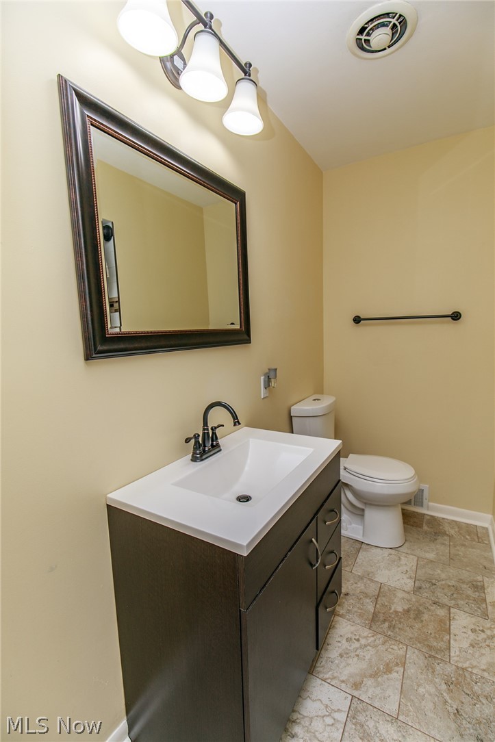 1120 Hansford Road Lyndhurst, OH 44124 - Photo 20 of 35