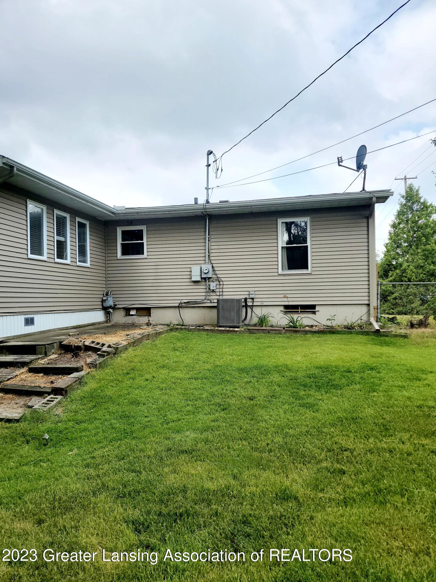 5605 Schafer Road Lansing, MI 48911 - Photo 42 of 47 20230616_111930 (1) - Copy