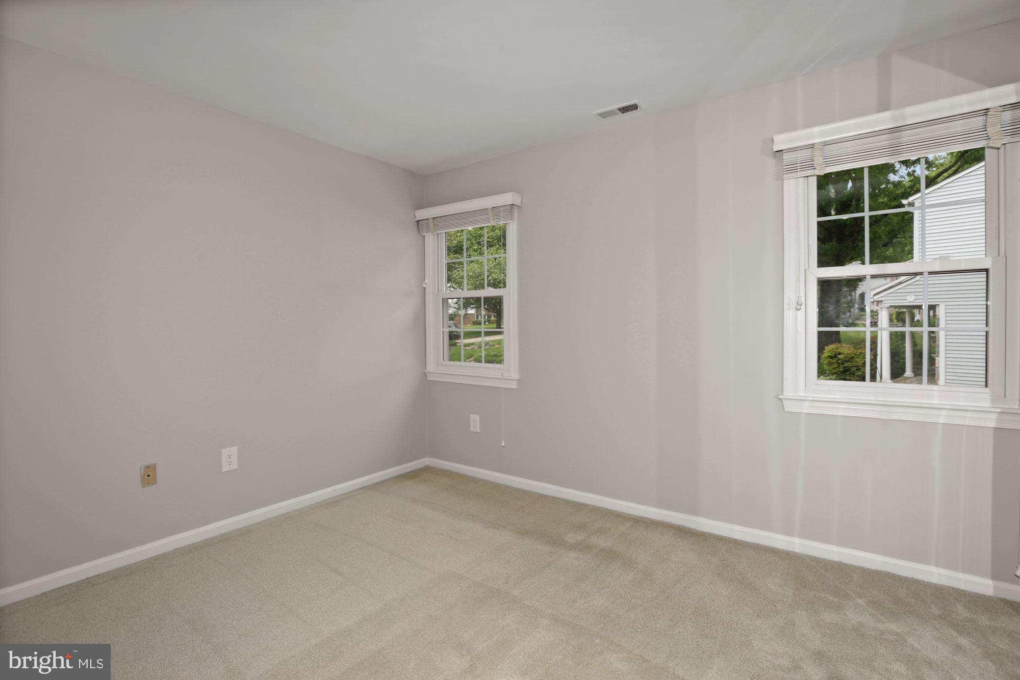 8111 West Point Drive Springfield, VA 22153 - Photo 35 of 46 an empty room with a window
