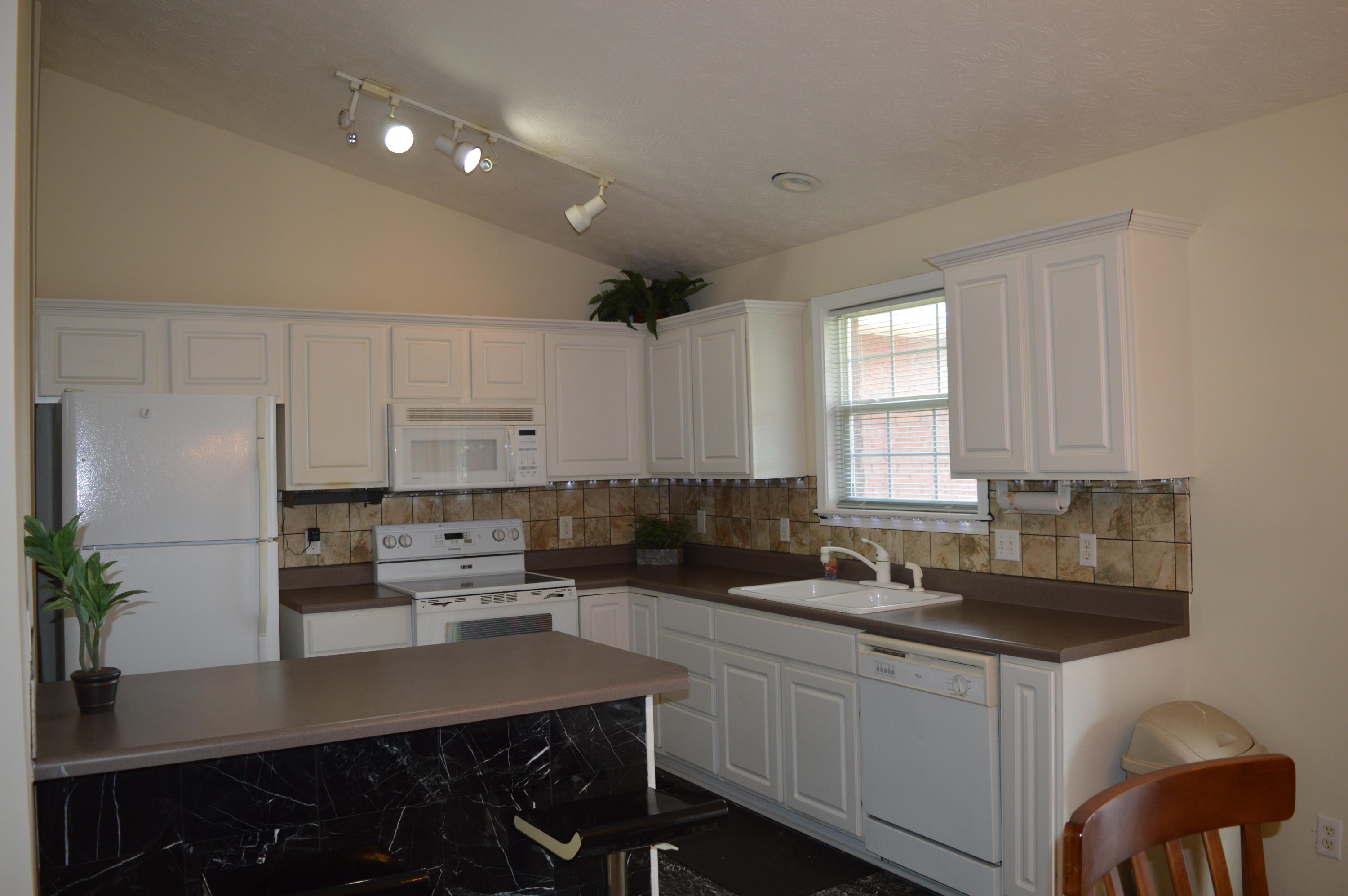 3524 Adams Gate Road Knoxville, TN 37931 - Photo 16 of 35 KITCHEN