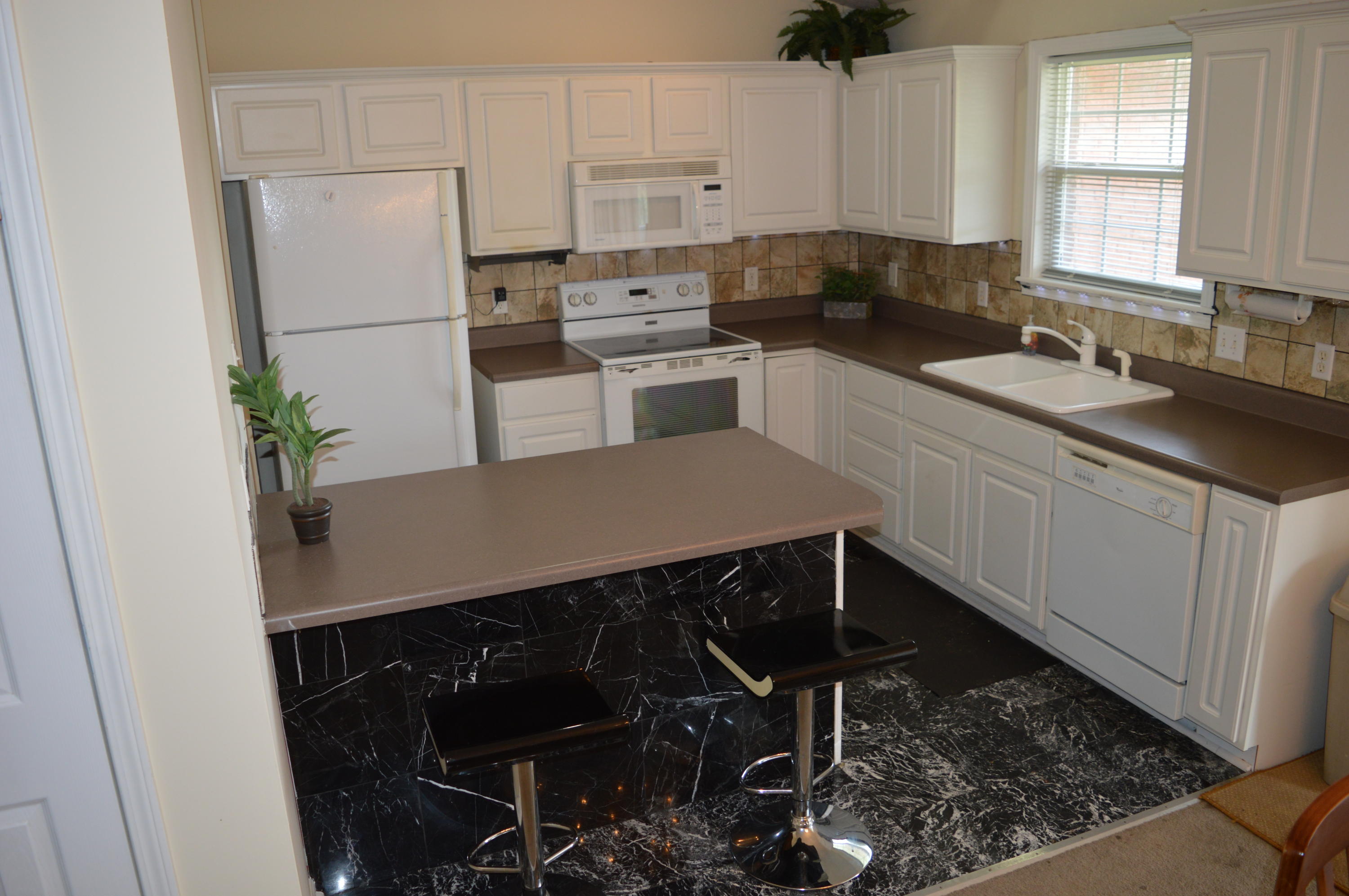 3524 Adams Gate Road Knoxville, TN 37931 - Photo 17 of 35 KITCHEN