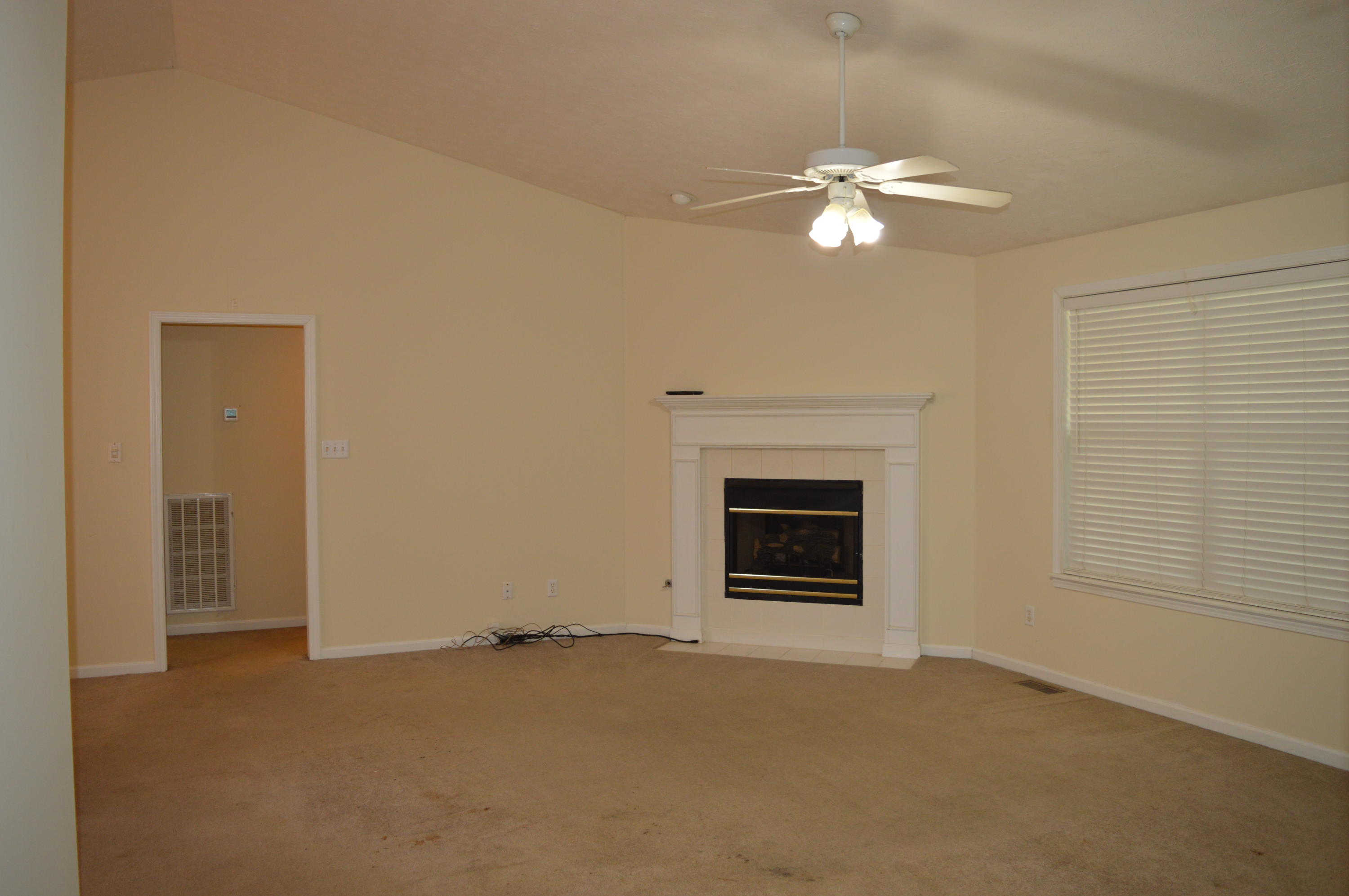 3524 Adams Gate Road Knoxville, TN 37931 - Photo 19 of 35 LARGE LIVING ROOM
