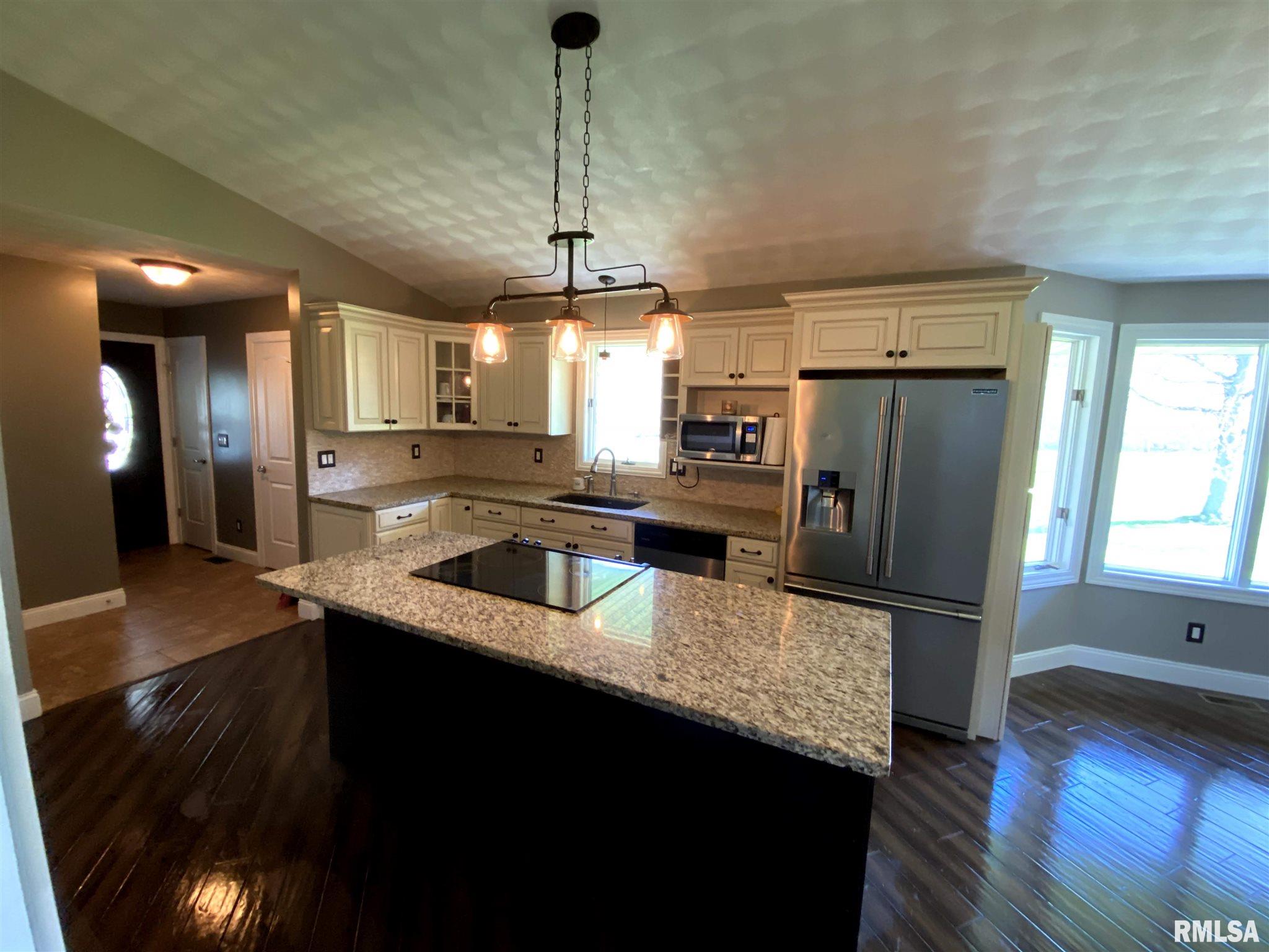 8507 West Pfeiffer Road Mapleton, IL 61547 - Photo 3 of 33