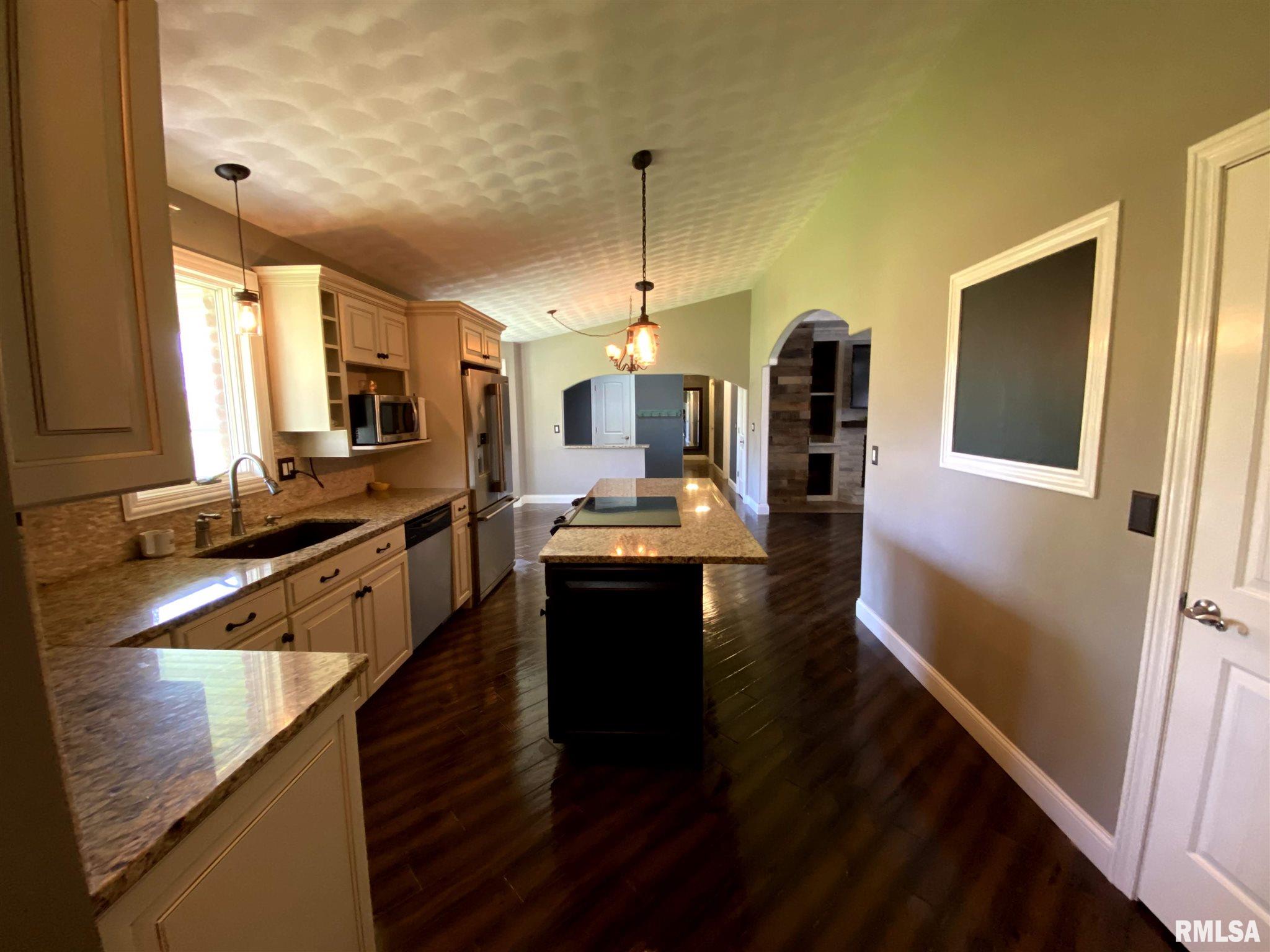 8507 West Pfeiffer Road Mapleton, IL 61547 - Photo 5 of 33