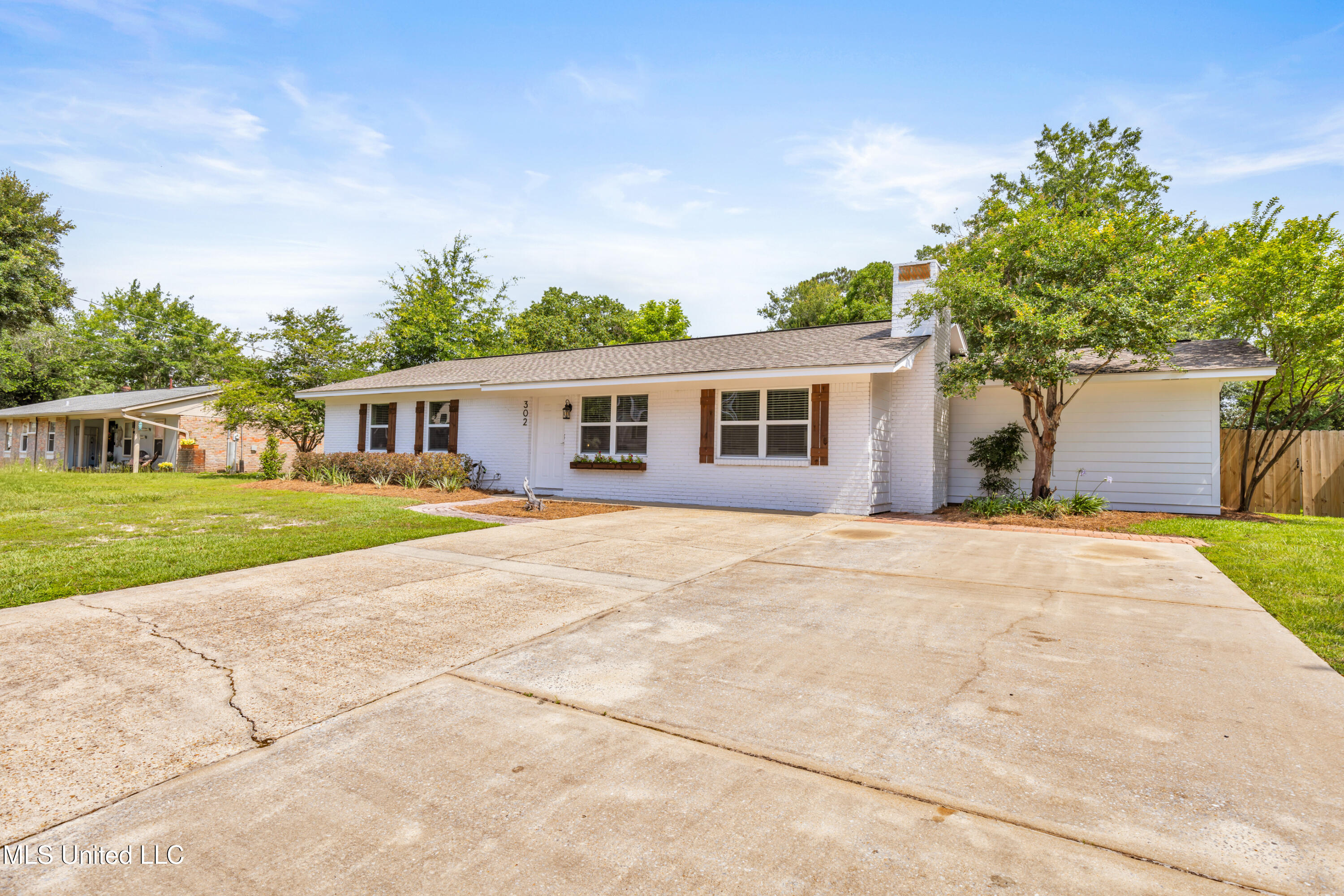 302 Brumbaugh Road Ocean Springs, MS 39564 - Photo 4 of 89 302BrumbaughRd-4