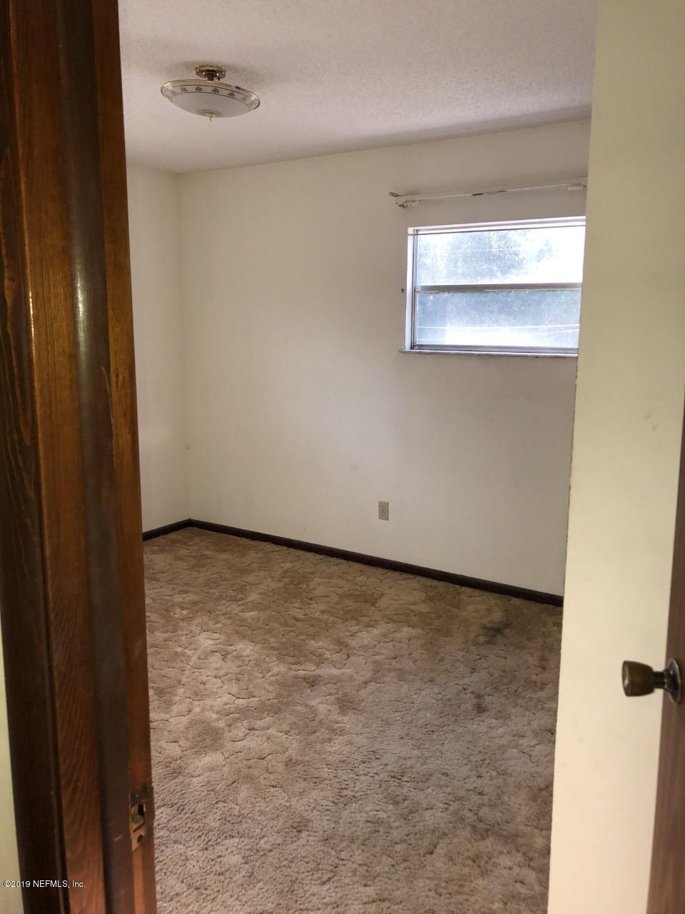 1432 Jr Road Jacksonville, FL 32218 - Photo 16 of 30 016
