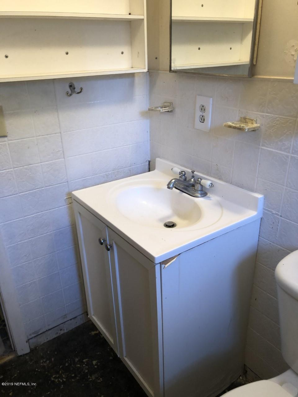 1432 Jr Road Jacksonville, FL 32218 - Photo 25 of 30 025