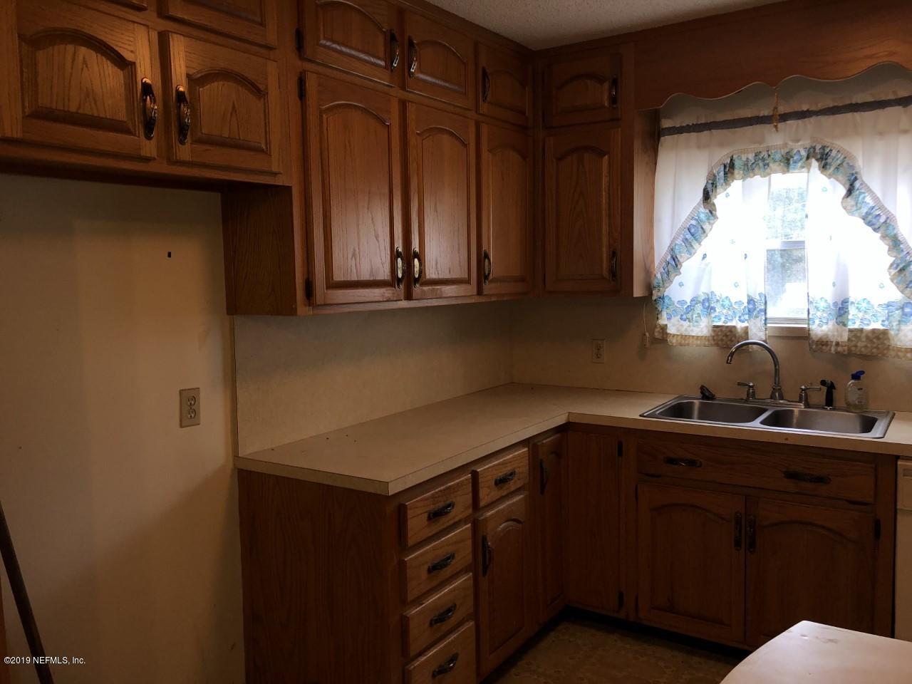 1432 Jr Road Jacksonville, FL 32218 - Photo 8 of 30 008