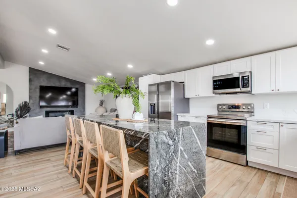 $895,000 | 10500 North Oldfather Drive, Tucson, AZ 85742
