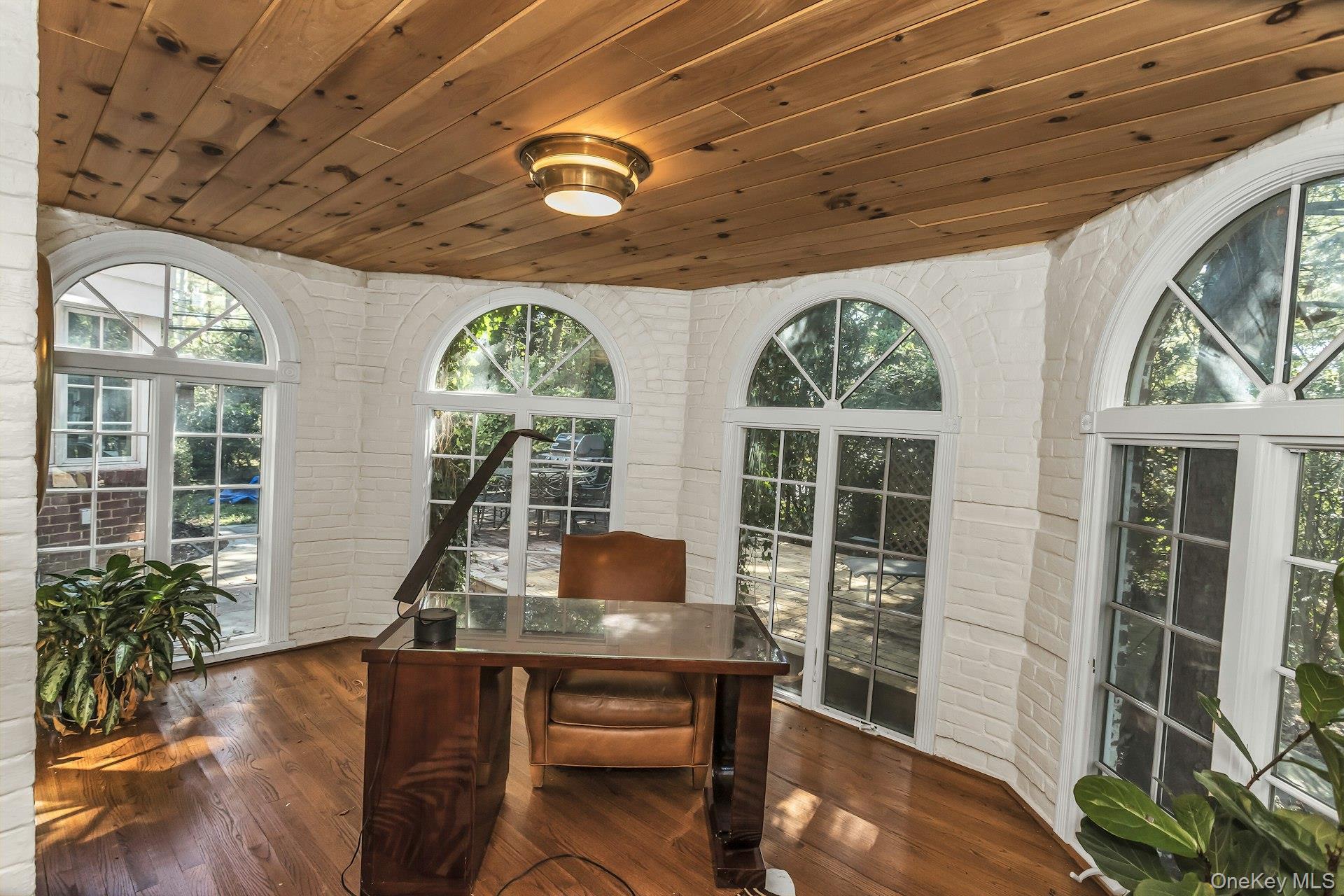 10 Soundview Crest Manhasset, NY 11030 - Photo 21 of 41