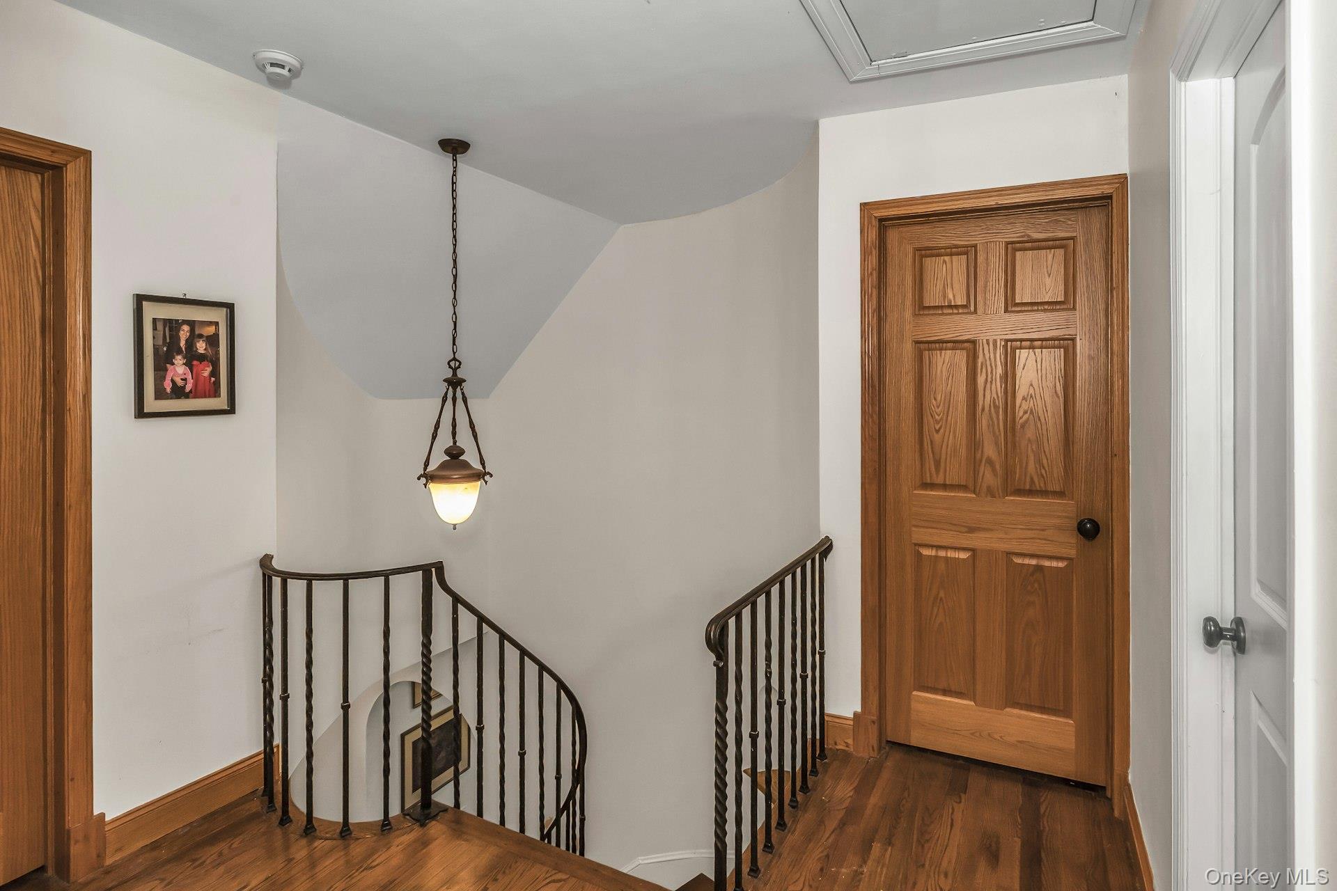 10 Soundview Crest Manhasset, NY 11030 - Photo 23 of 41