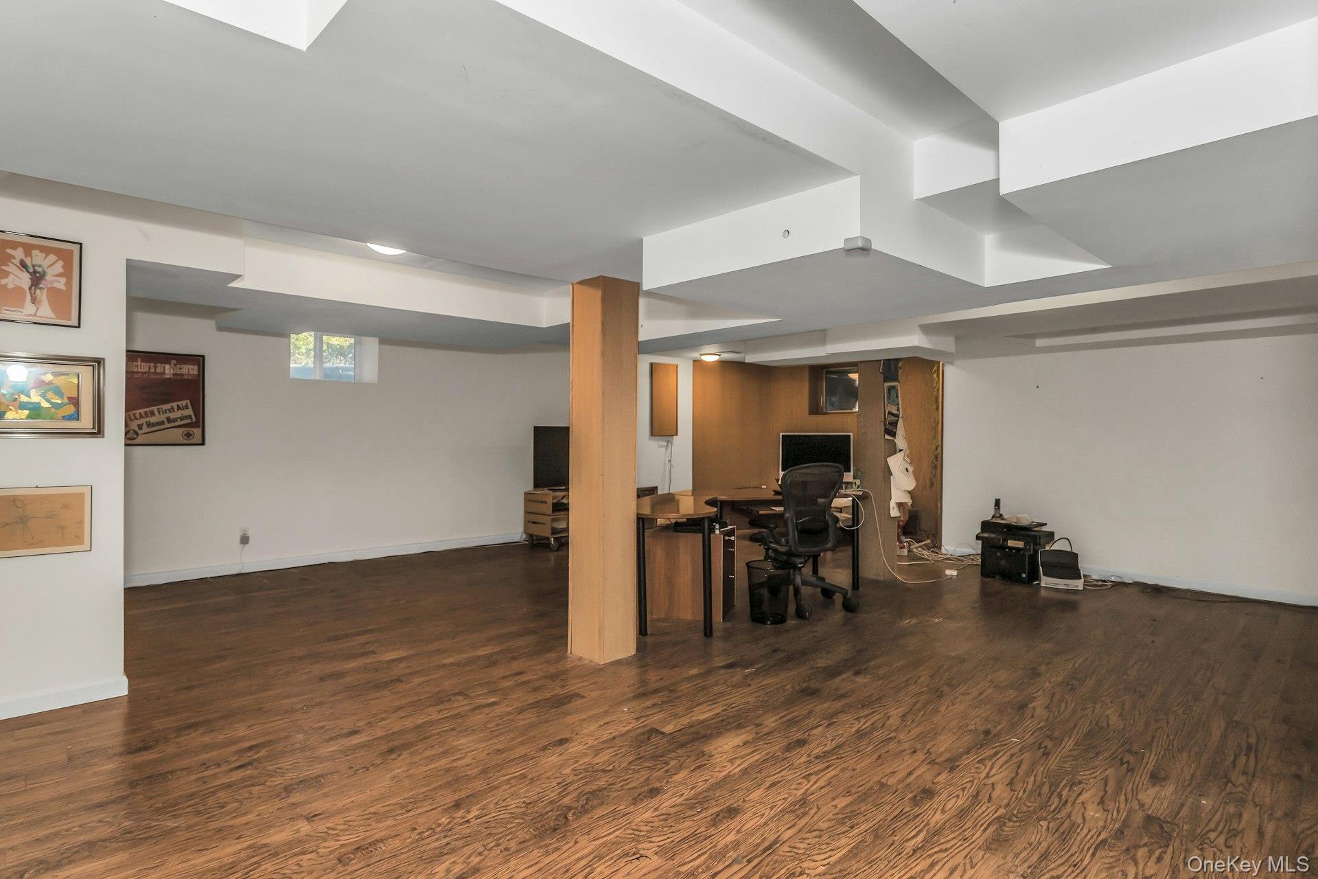 10 Soundview Crest Manhasset, NY 11030 - Photo 34 of 41