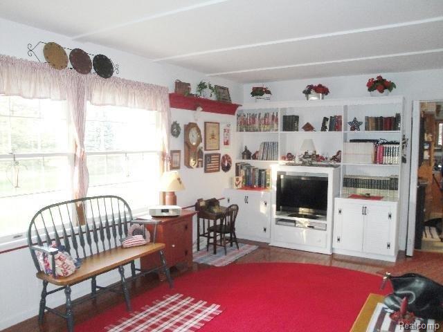 6429 Hough Road Almont, MI 48003 - Photo 4 of 18 #4 Family Room.jpg