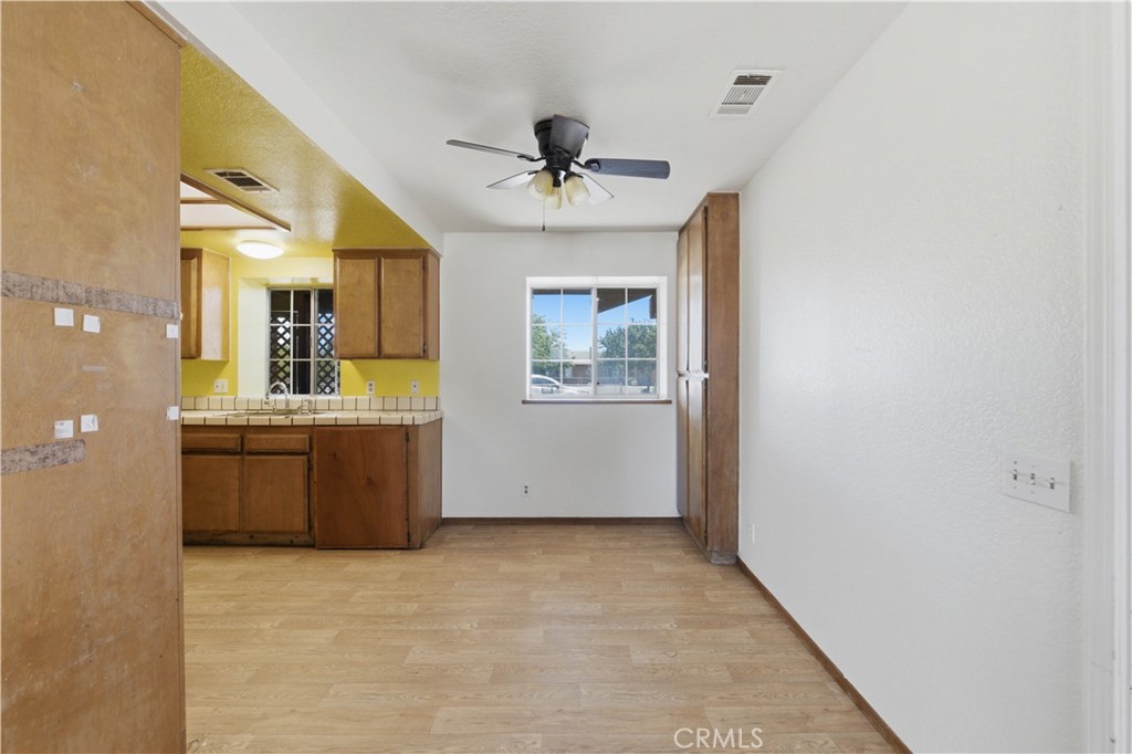 12365 Waynoka Road Apple Valley, CA 92308 - Photo 9 of 36