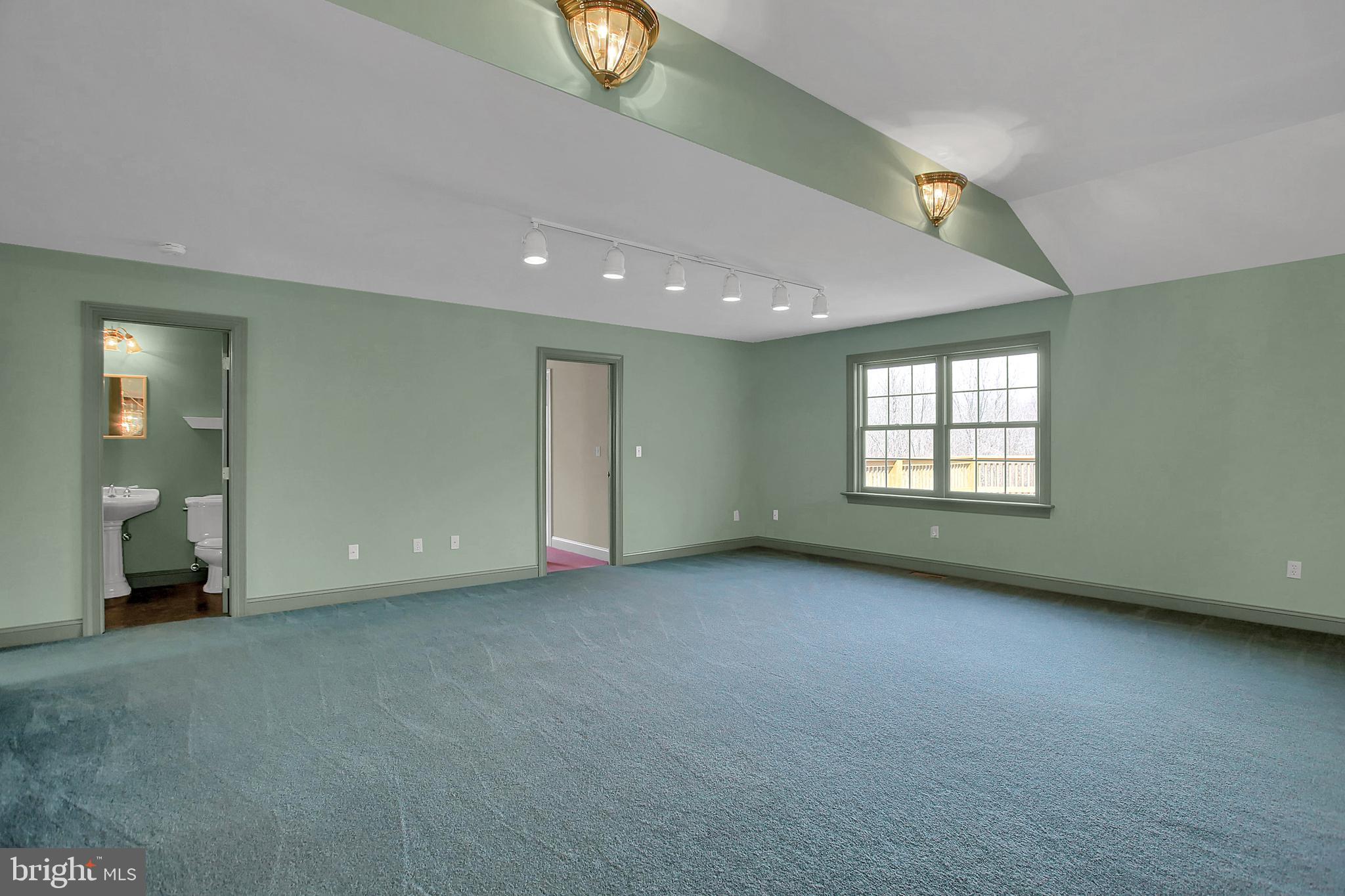 822 Ridge Road Carlisle, PA 17015 - Photo 7 of 49 Gallery Image 7