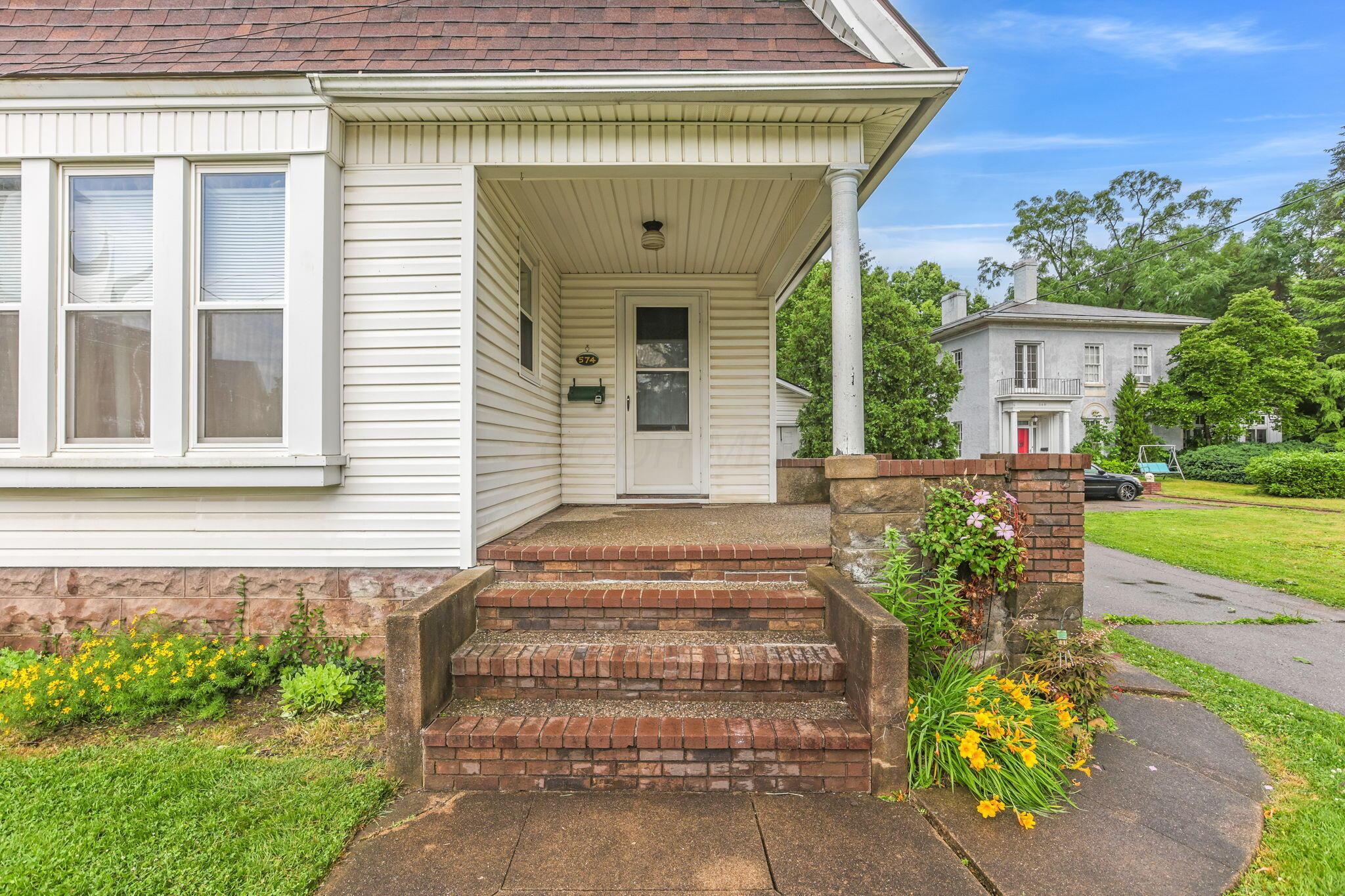 574 Mt Vernon Road Newark, OH 43055 - Photo 3 of 41