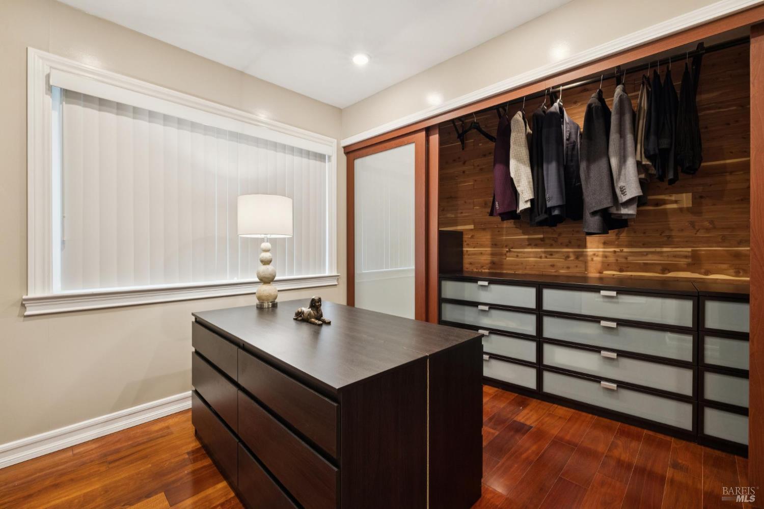 10 North Knoll Road Mill Valley, CA 94941 - Photo 31 of 43 Gallery Image 31