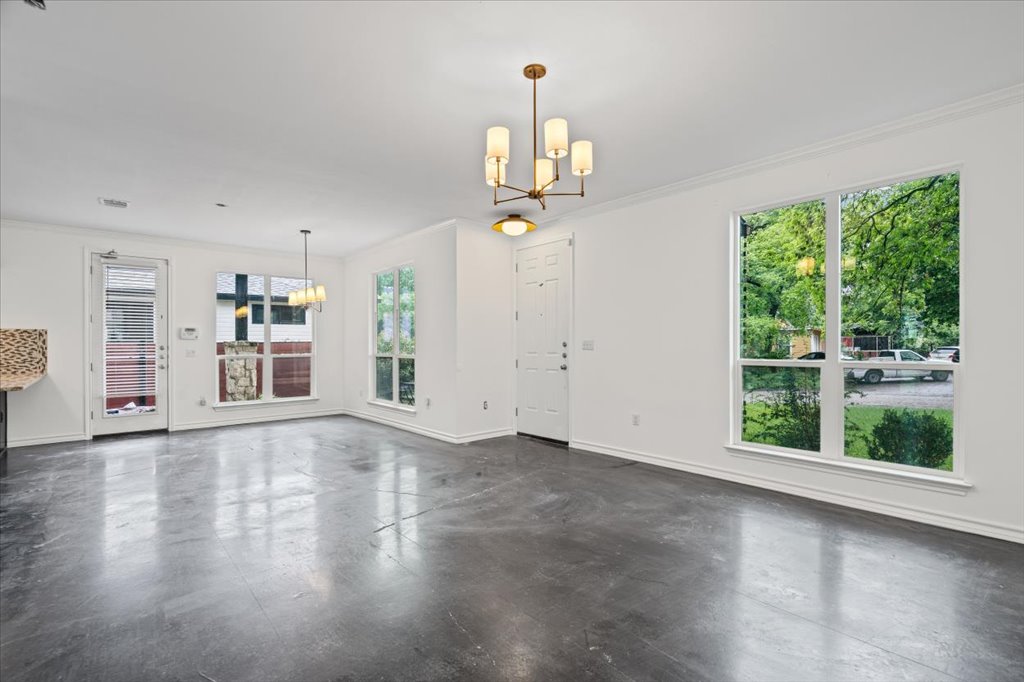 2947 Moss Street Austin, TX 78722 - Photo 4 of 20