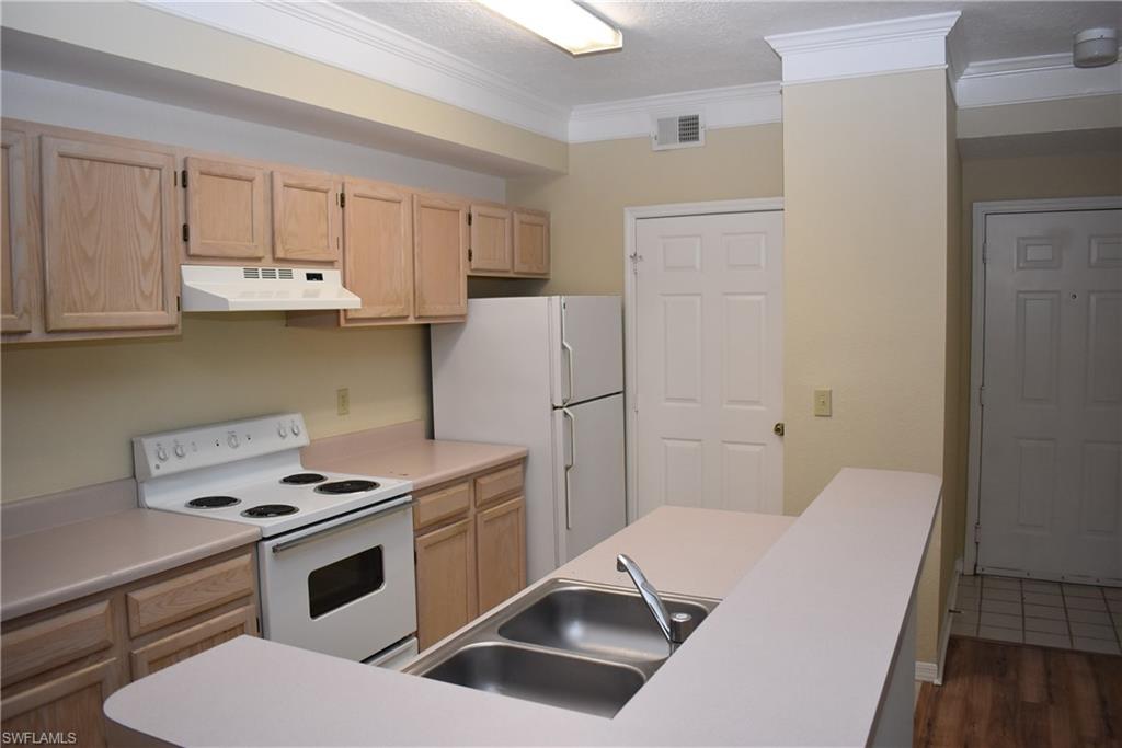 11571 Villa Grand, Unit 623 Fort Myers, FL 33913 - Photo 4 of 13