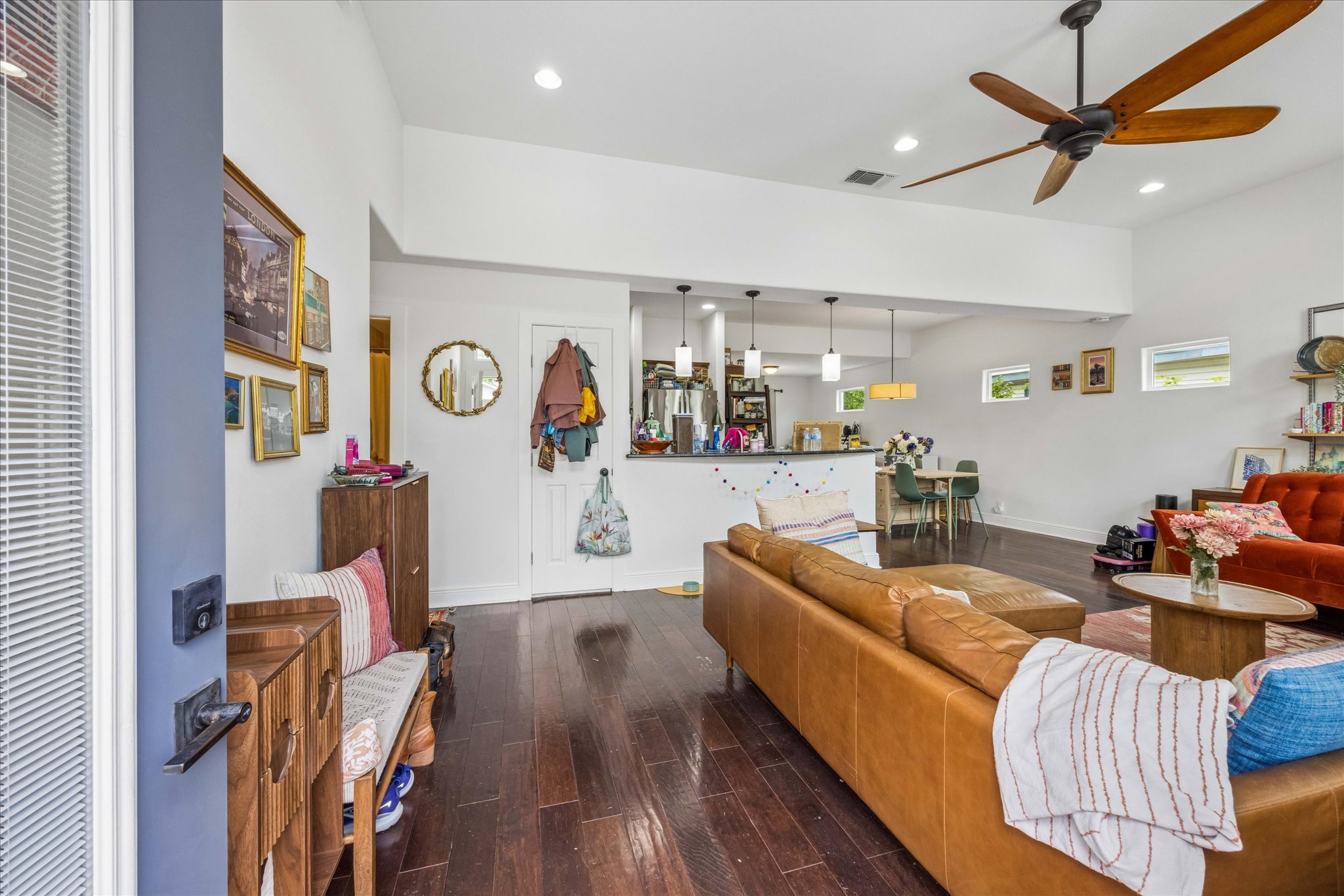 1800 Deloney Street Austin, TX 78721 - Photo 3 of 25 a living room with furniture and wooden floor