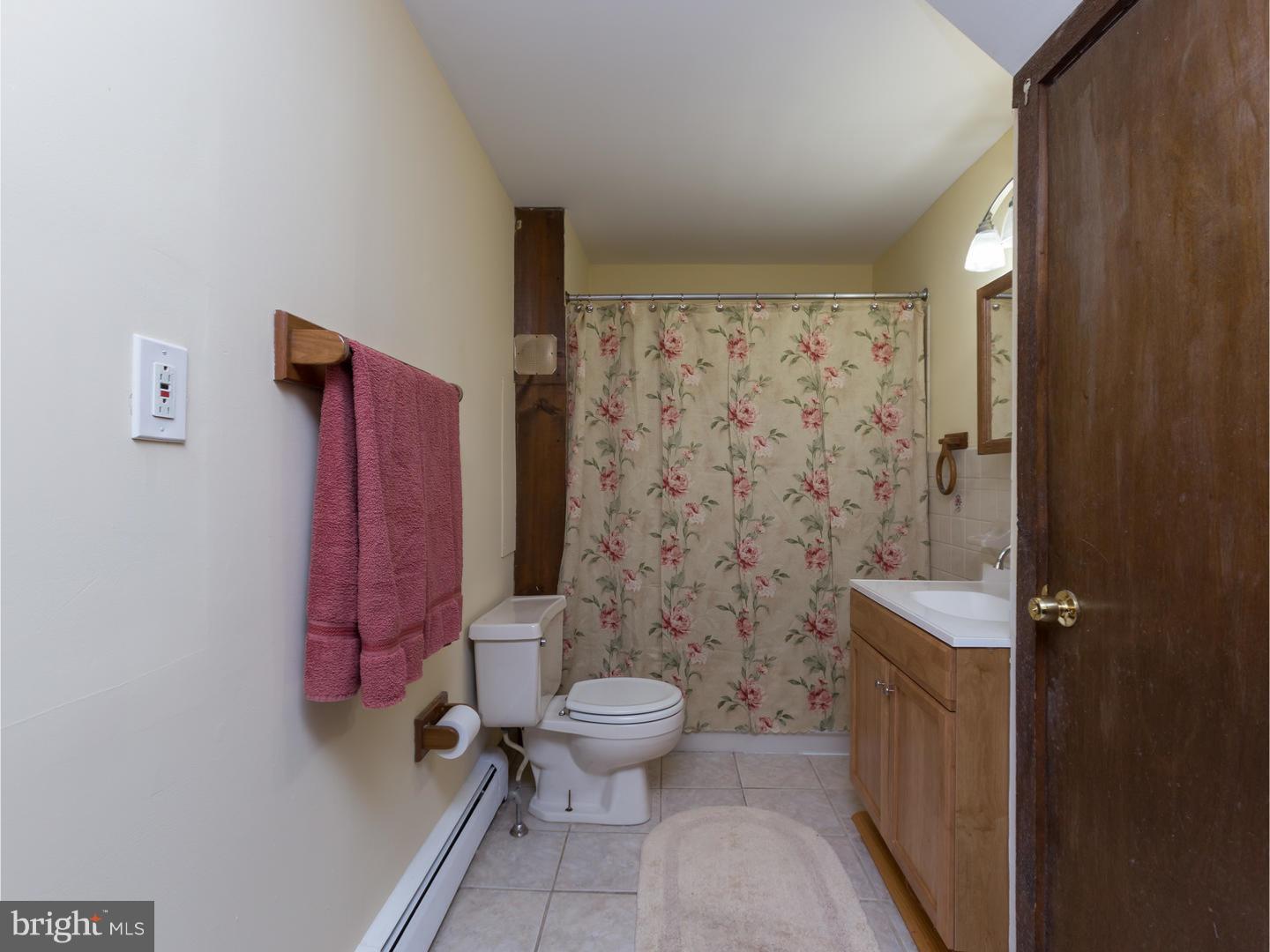 849-ab Ellston Road Aston, PA 19014 - Photo 11 of 18 In-law Suite