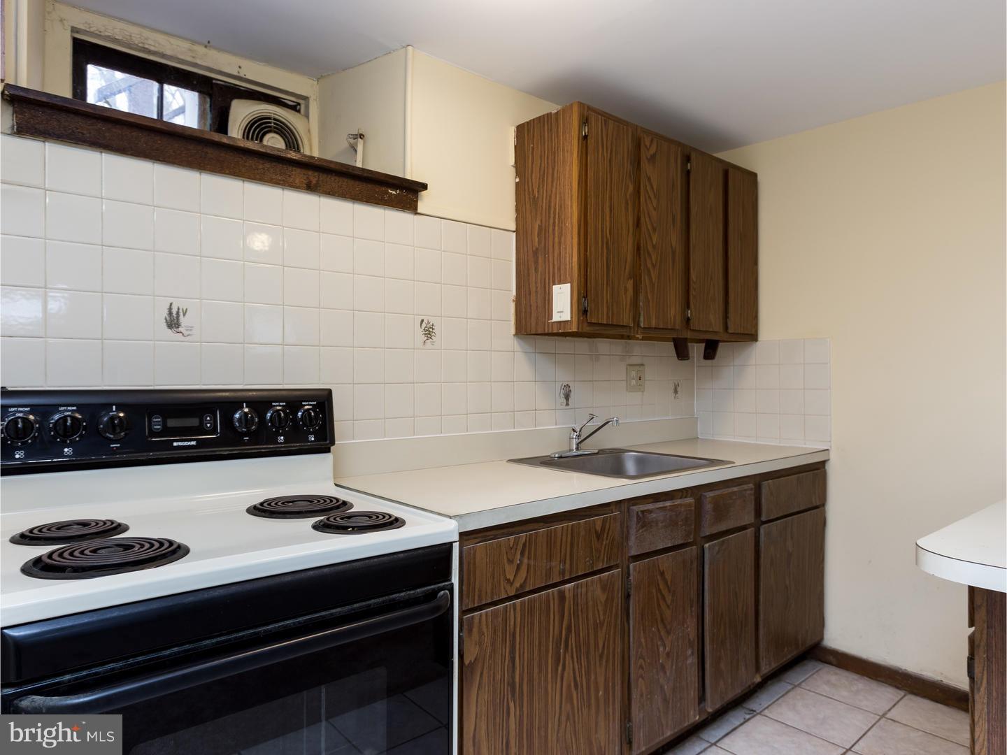 849-ab Ellston Road Aston, PA 19014 - Photo 13 of 18 In-law Suite
