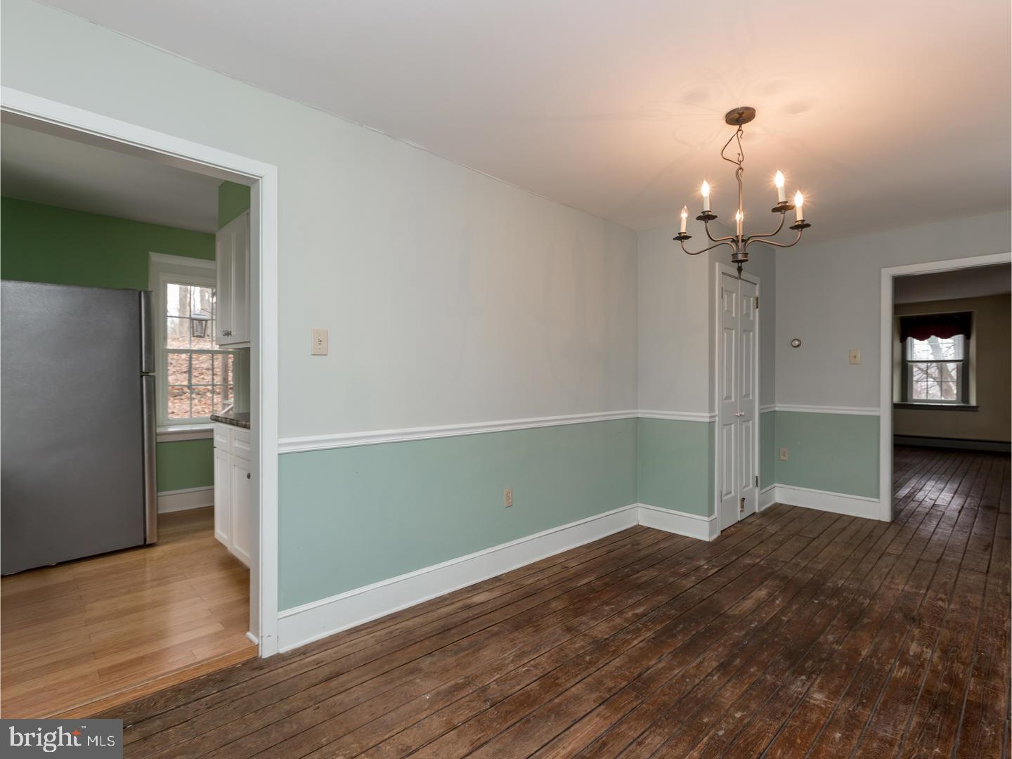 849-ab Ellston Road Aston, PA 19014 - Photo 5 of 18 Dining Room