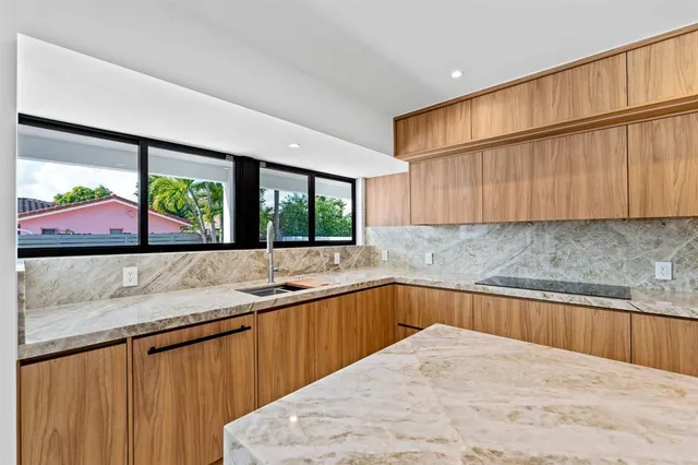 $1,540,000 | 20500 Highland Lakes Boulevard, Miami, FL 33179