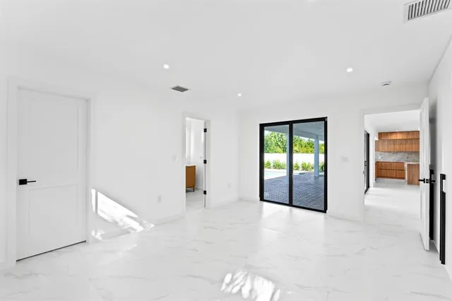 $1,540,000 | 20500 Highland Lakes Boulevard, Miami, FL 33179