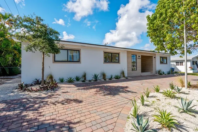 $1,650,000 | 20500 Highland Lakes Boulevard, Miami, FL 33179