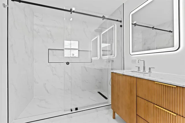 $1,540,000 | 20500 Highland Lakes Boulevard, Miami, FL 33179