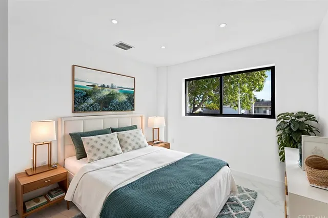 $1,540,000 | 20500 Highland Lakes Boulevard, Miami, FL 33179