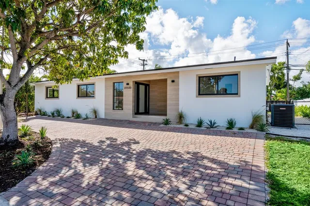 $1,650,000 | 20500 Highland Lakes Boulevard, Miami, FL 33179