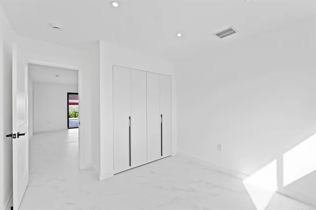 $1,650,000 | 20500 Highland Lakes Boulevard, Miami, FL 33179