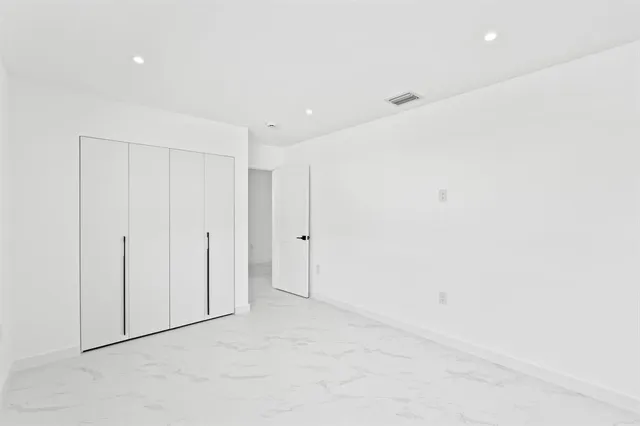 $1,650,000 | 20500 Highland Lakes Boulevard, Miami, FL 33179