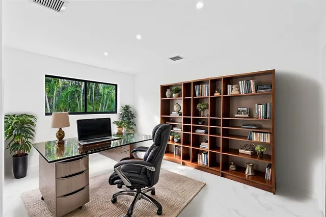 $1,650,000 | 20500 Highland Lakes Boulevard, Miami, FL 33179