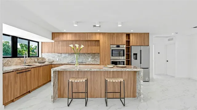 $1,540,000 | 20500 Highland Lakes Boulevard, Miami, FL 33179