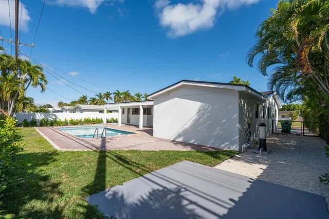 $1,650,000 | 20500 Highland Lakes Boulevard, Miami, FL 33179