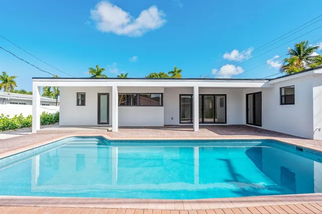 $1,540,000 | 20500 Highland Lakes Boulevard, Miami, FL 33179