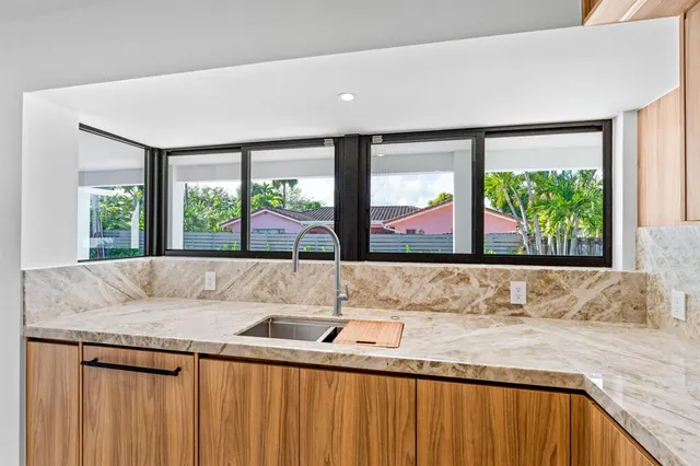 $1,540,000 | 20500 Highland Lakes Boulevard, Miami, FL 33179