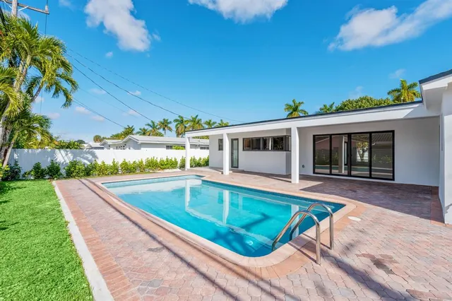 $1,540,000 | 20500 Highland Lakes Boulevard, Miami, FL 33179