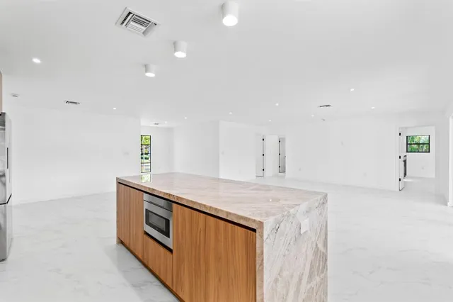 $1,540,000 | 20500 Highland Lakes Boulevard, Miami, FL 33179