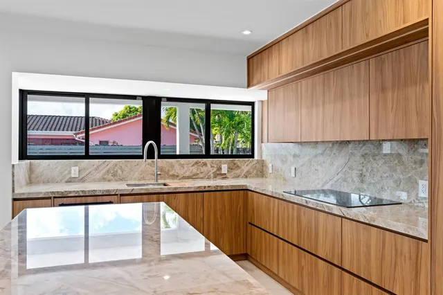 $1,650,000 | 20500 Highland Lakes Boulevard, Miami, FL 33179