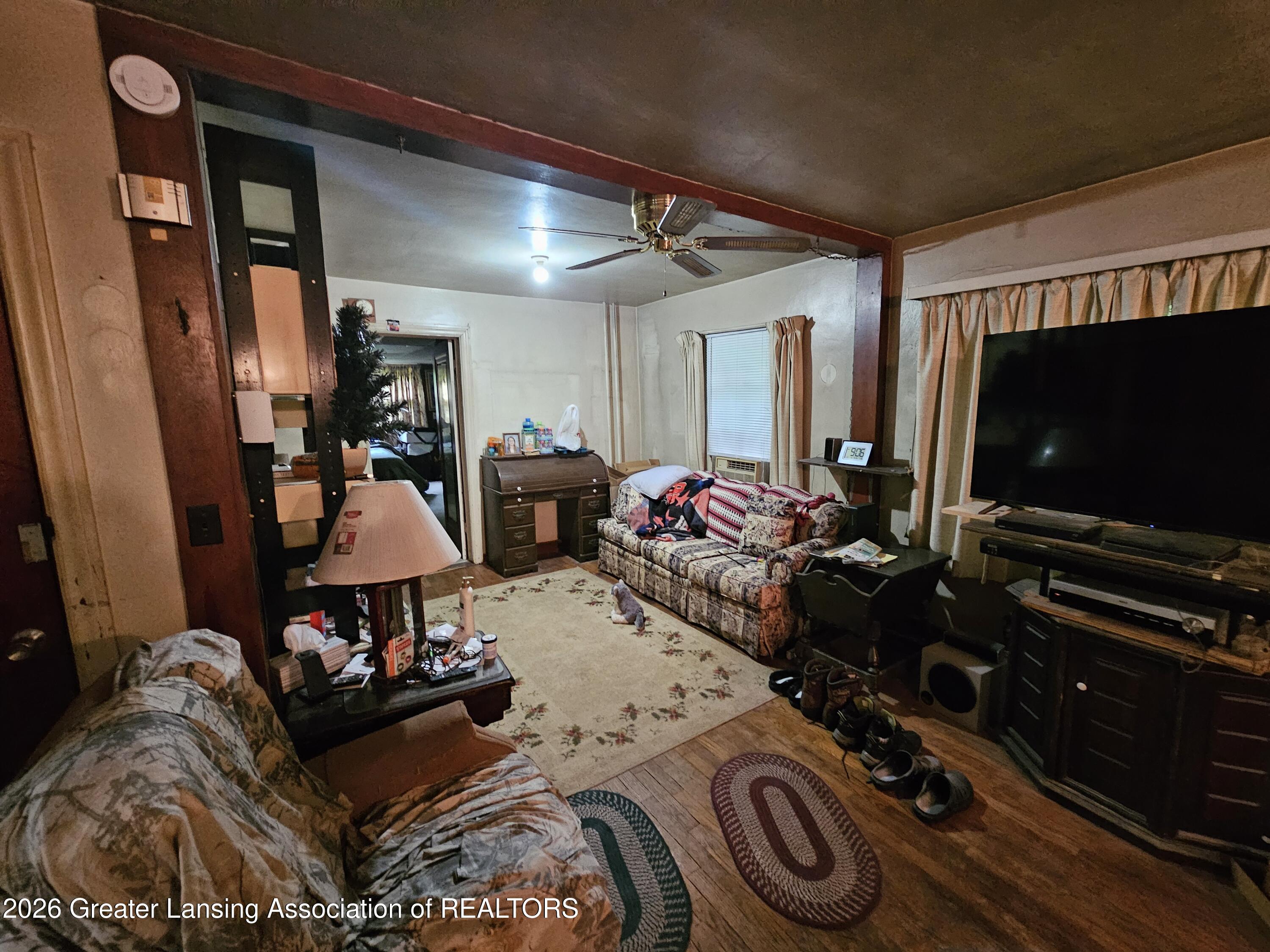 14540 South Wacousta Road Grand Ledge, MI 48837 - Photo 7 of 48 Living room