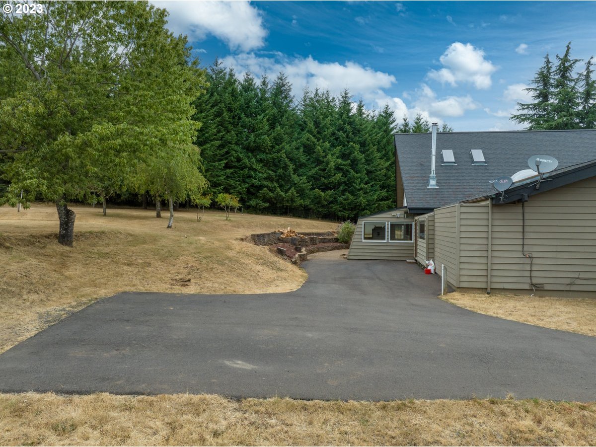 37917 Ridgetop Drive Lebanon, OR 97355 - Photo 27 of 41 Gallery Image 27