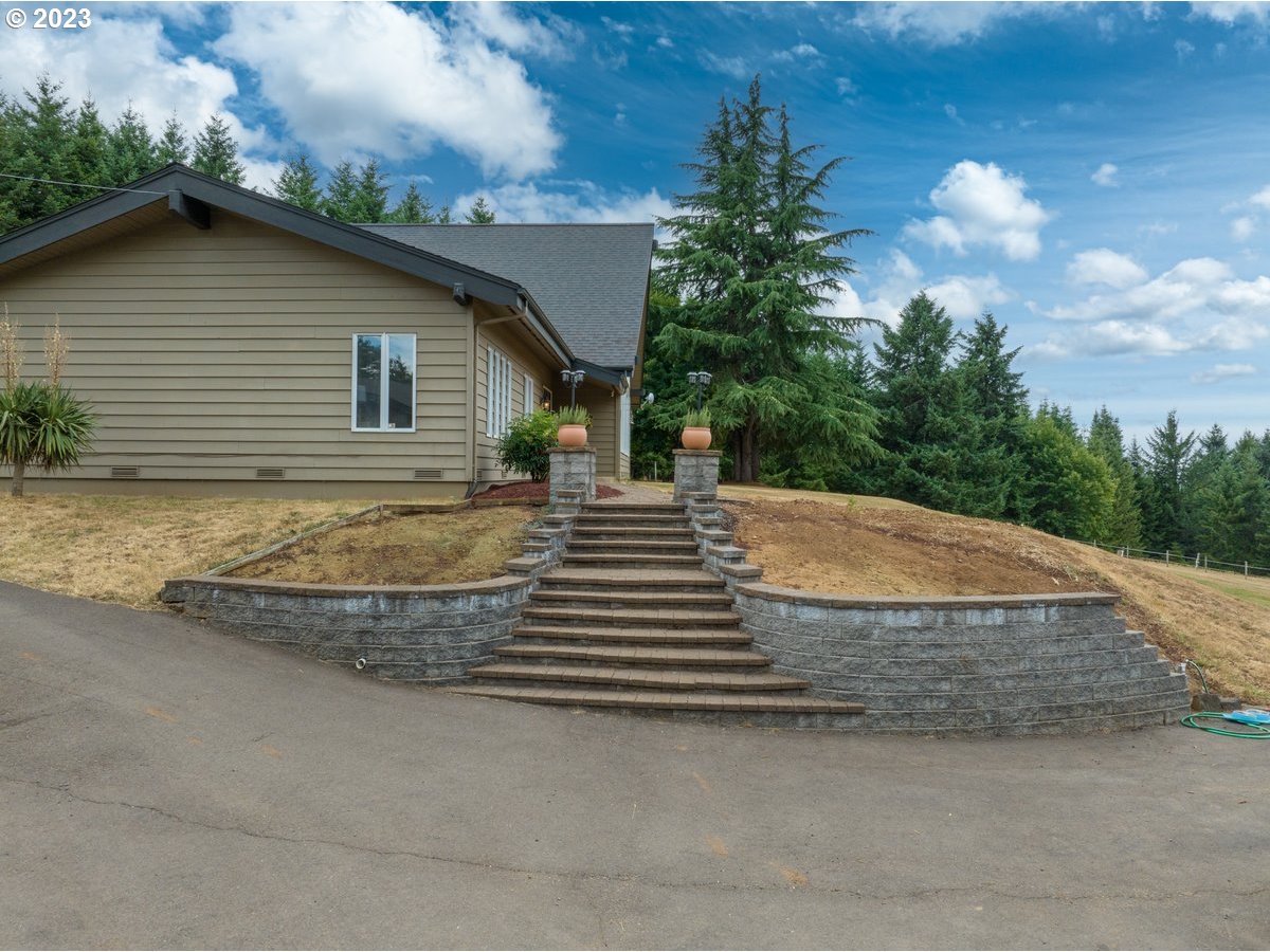 37917 Ridgetop Drive Lebanon, OR 97355 - Photo 4 of 41 Gallery Image 4