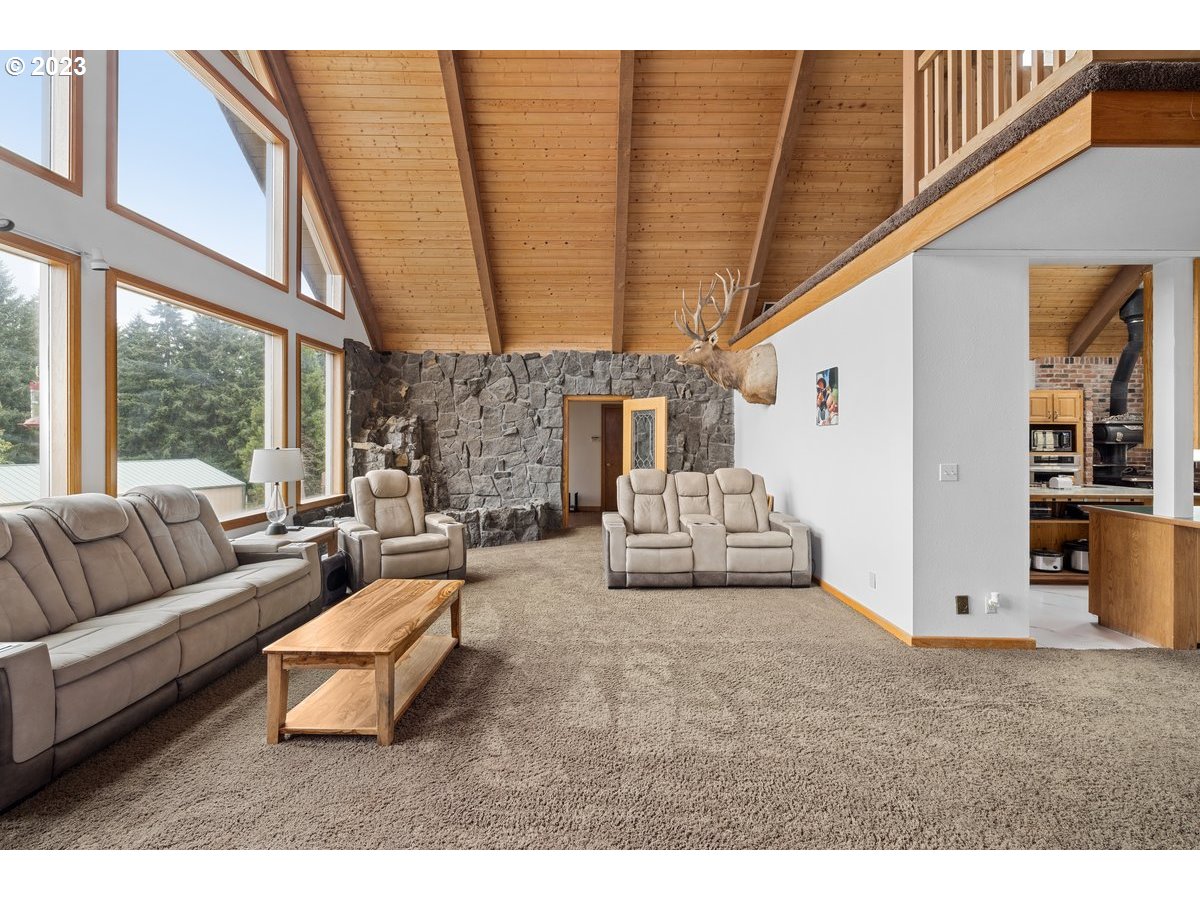 37917 Ridgetop Drive Lebanon, OR 97355 - Photo 5 of 41 Gallery Image 5