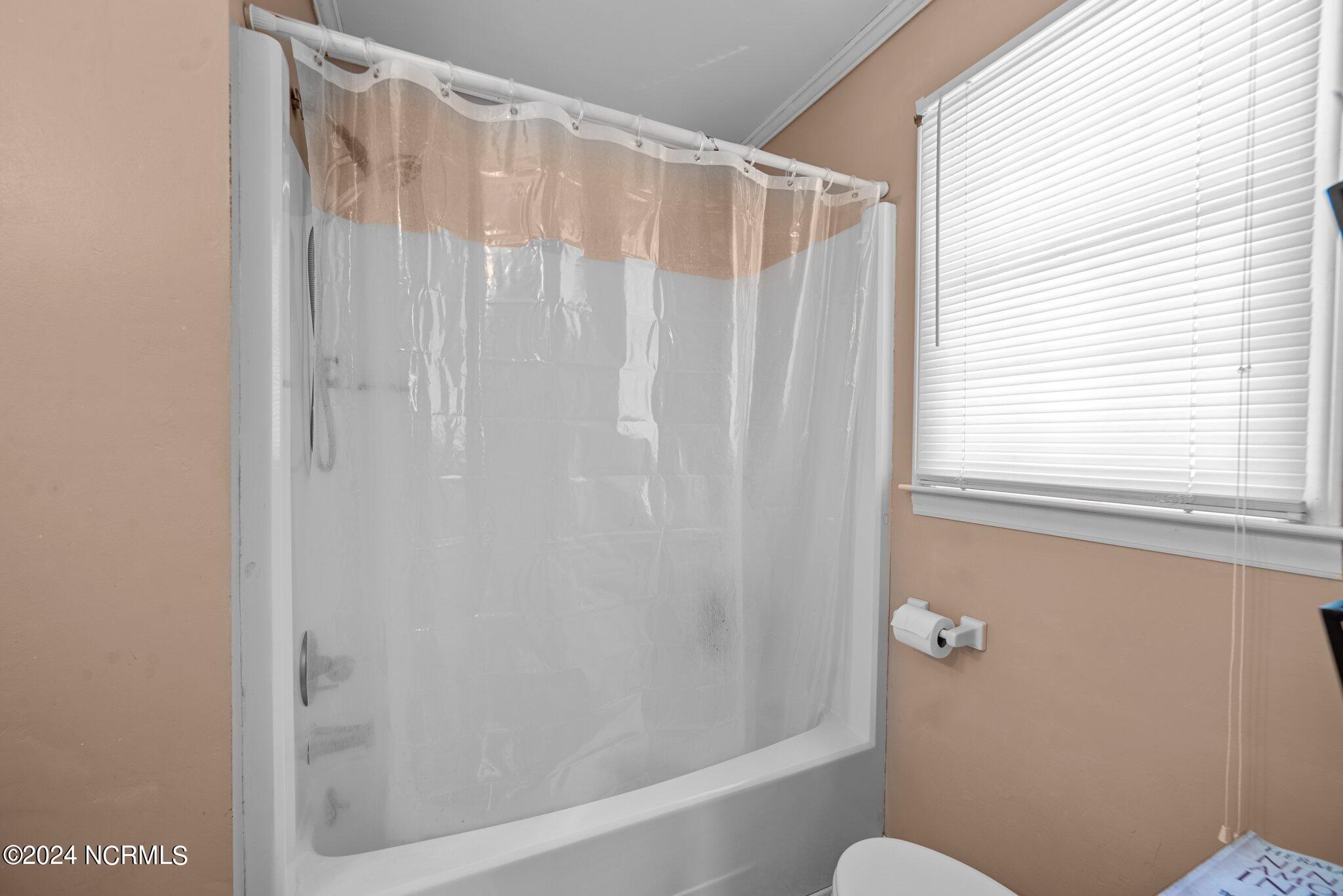 112 Lawson Road Washington, NC 27889 - Photo 25 of 55 25-web-or-mls-DSC_5200