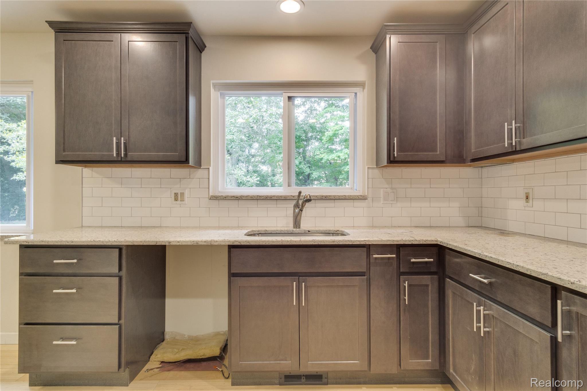 28815 Summerwood Road Farmington, MI 48334 - Photo 12 of 52 Interiors (13 of 50).jpg