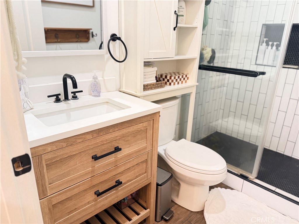 3701 Fillmore Street, Unit 10 Riverside, CA 92505 - Photo 22 of 38 Guest Bathroom